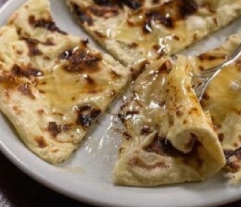 Mizithropita, with or without honey,,, μυζηθροπιιτα 2.50€