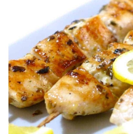 1 chicken skewer. souvlaki 1.90€ σουβλάκι κοτόπουλο