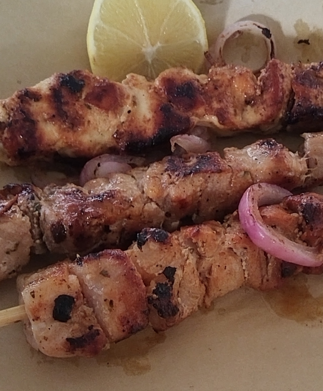 1 Pork skewer. souvlaki 1.80€ σουβλάκι χοιρινό,,,,1 Chicken skewer. souvlaki 1.90€ σουβλάκι κοτόπουλο