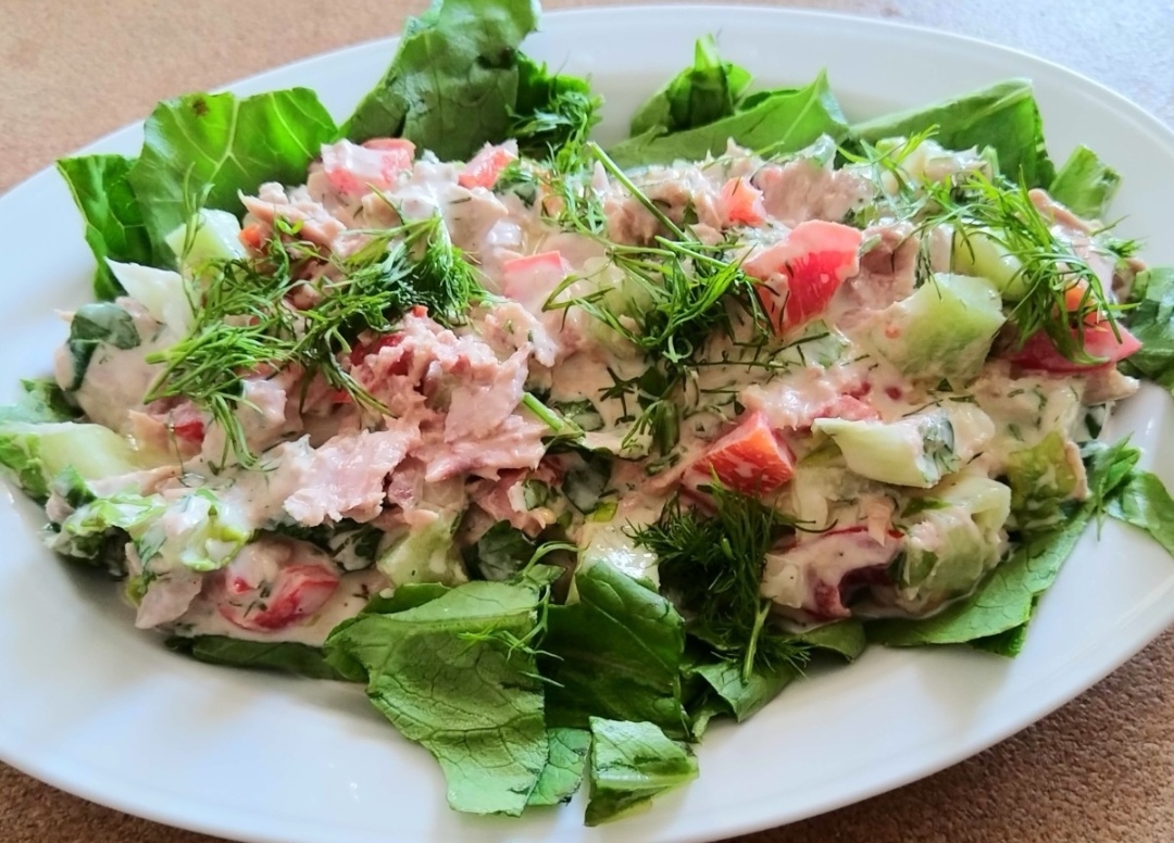 tuna salad, 6.00€ τονοσαλατα 