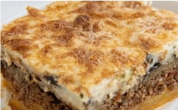 moussaka 8.00€ μουσακά