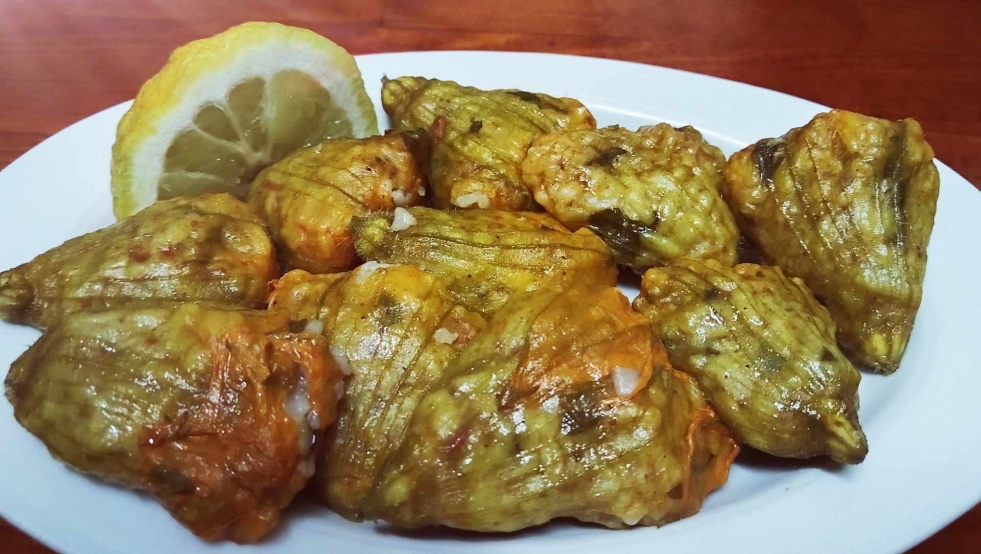 Dolmadakia,stuffed with zucchini flowers,7.00€,ντολμαδάκια με κολοκυθοανθους