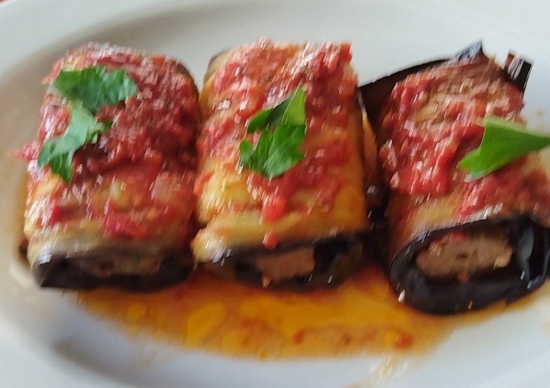 eggplant with mixed minced meat ,feta cheese,,,7.00€,,μελιτζάνα με ανάμεικτο κιμά
