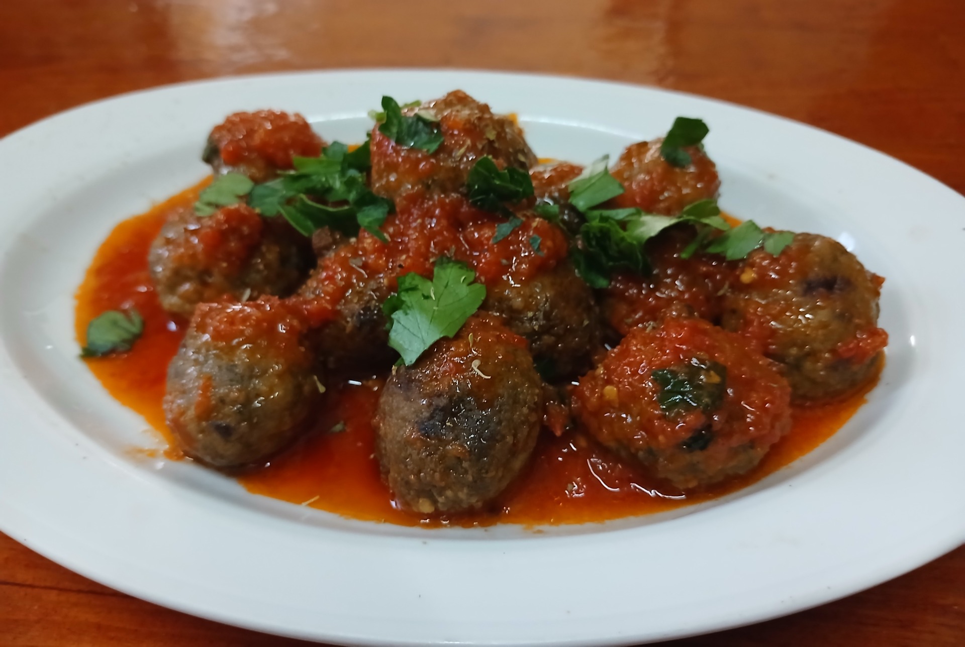 small beef, pork meatballs ,,,8.50€,,,μικρά κεφτεδάκια βοδινό, χοιρινό 
