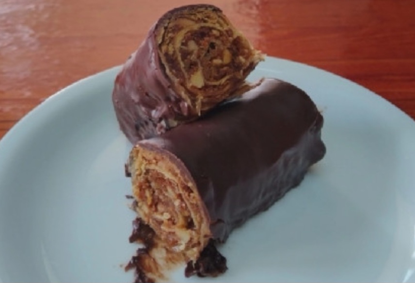 Baklava with chocolate coating,,,2.50€,,,Μπακλαβά με επικάλυψη σοκολάτας 