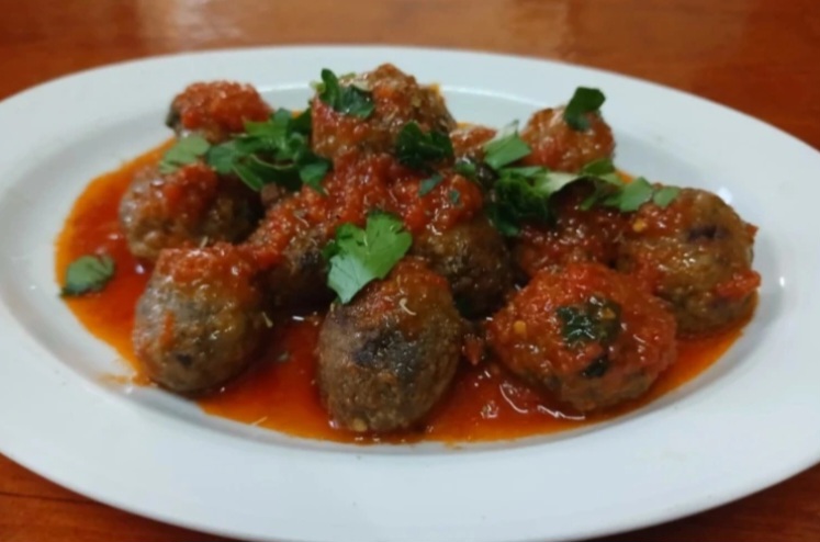 8.00€,,,Beef,pork meatballs ,,,,,κεφτεδάκια βοδινό,χοιρινό,  